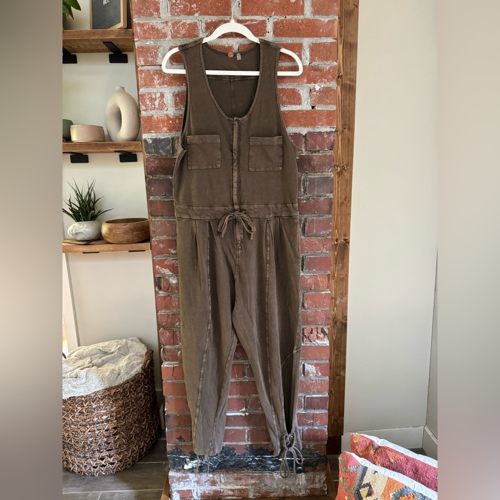 New (without tags) Free People Billie Jumpsuit—Small—Bison Brown